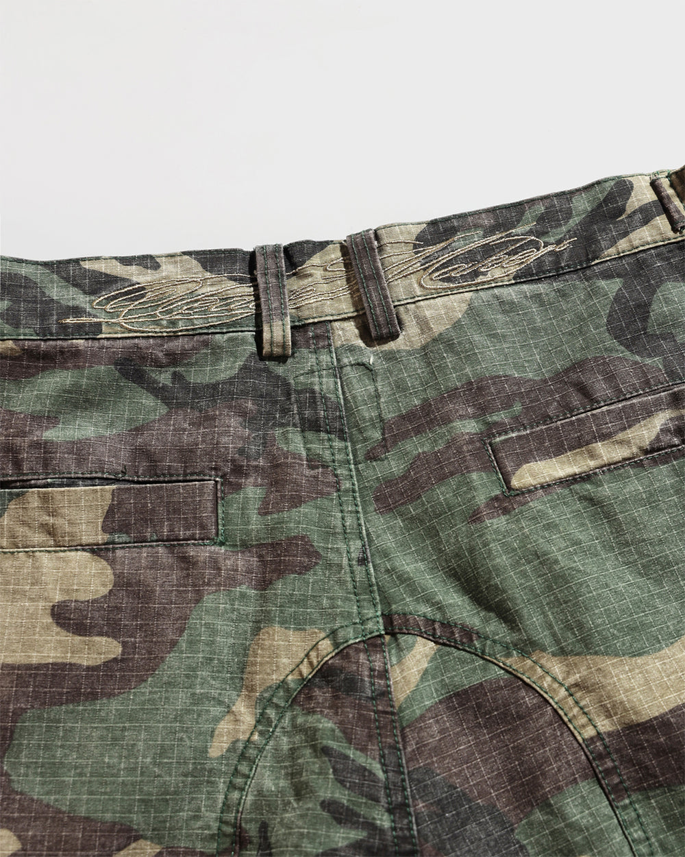 (G) Crystal Camo Capris